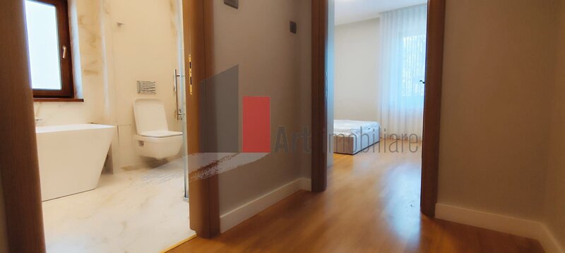 Piata Victoriei, Capitale, apartament et. 1.